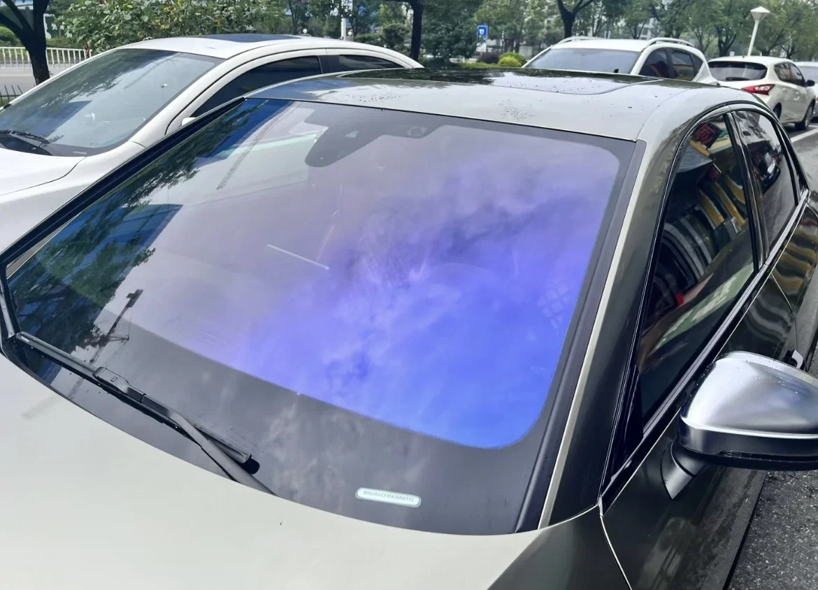 80% VLT Blue Purple Chameleon PET Solar Window Film UV Proof Car Windshield Tint Rolls with Color Changing Function