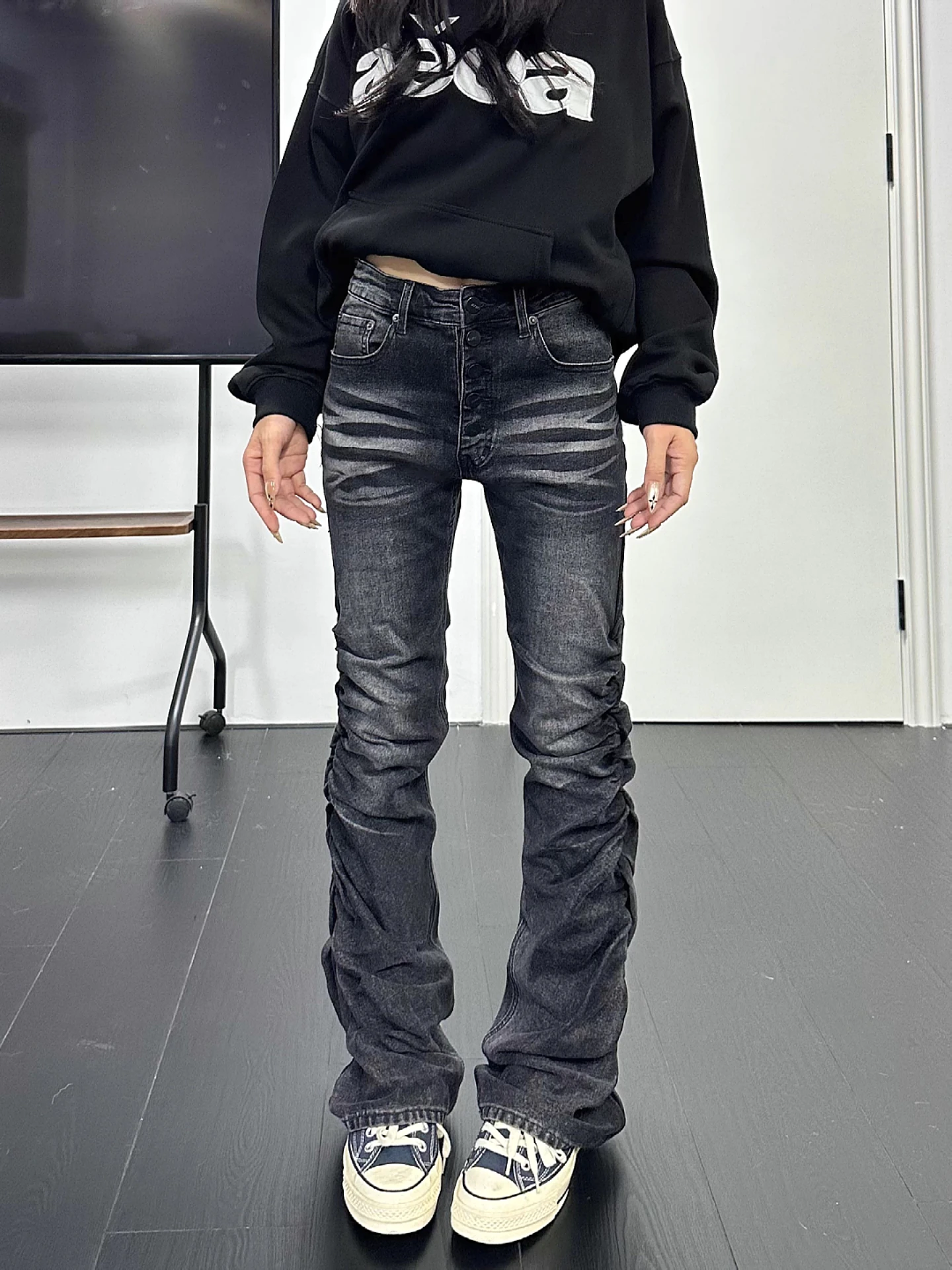 

American Retro Lightning Pattern Flare Denim Jeans Men Women High Street Pleated Slim Straight Casual Pants Trendy