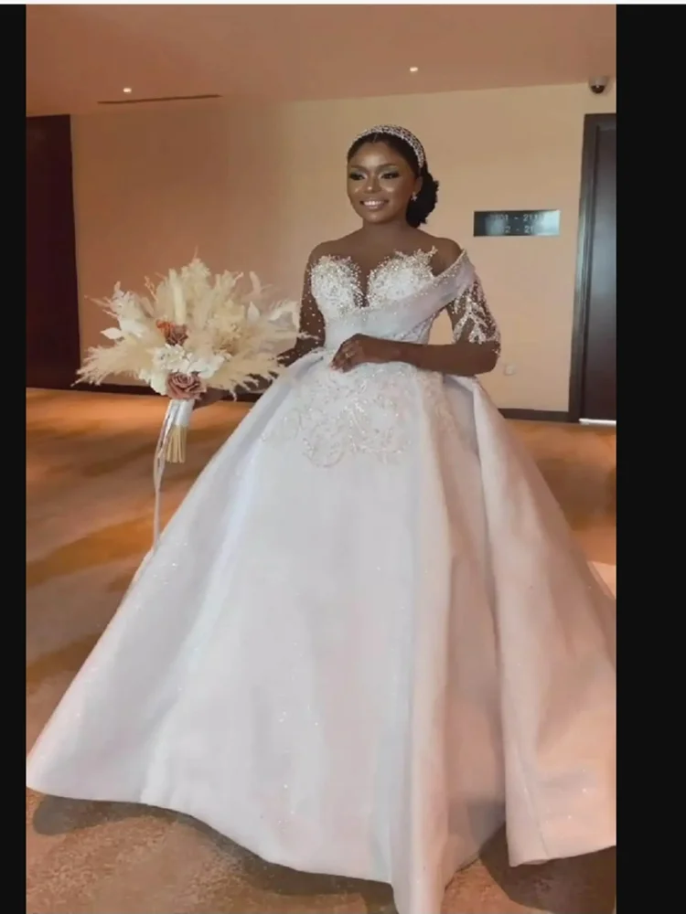 

Customized Sheer Neck Shinny Beads Rhinestones Africa Wedding Dress Robe De Mariée Ballgown Illusion Full Sleeves Bridal Gowns