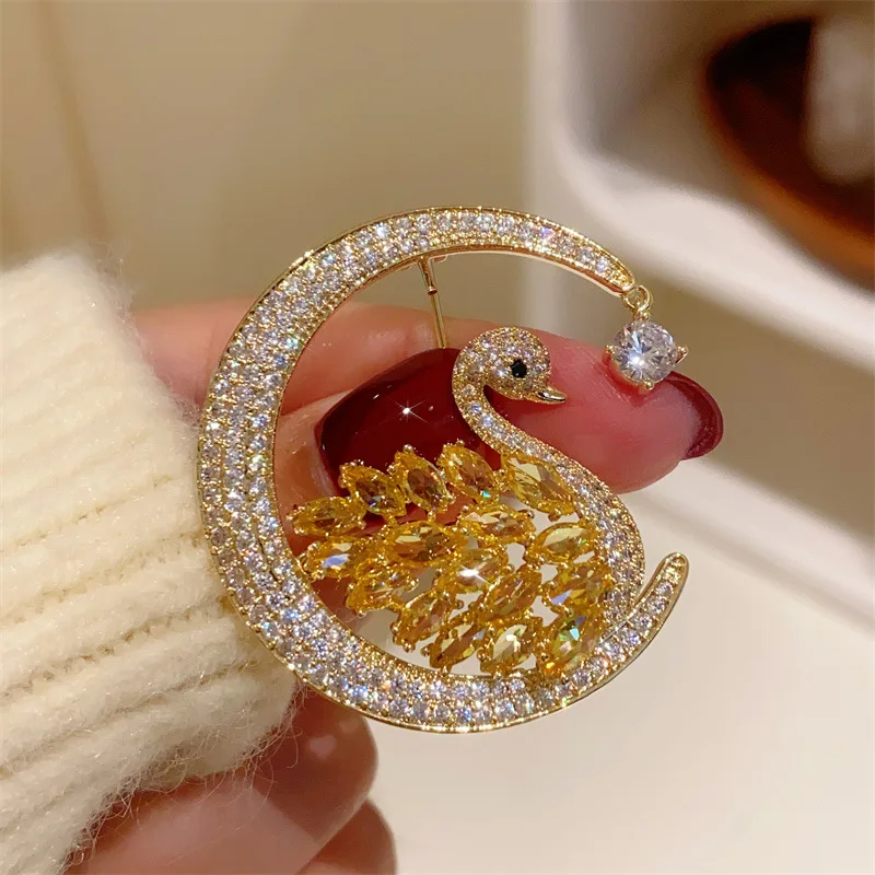 

Swan Brooches For Women Girl Gold Color Shine Yellow Cubic Zirconia Fashion Accessories Fine Jewelry Party Gift Brooch