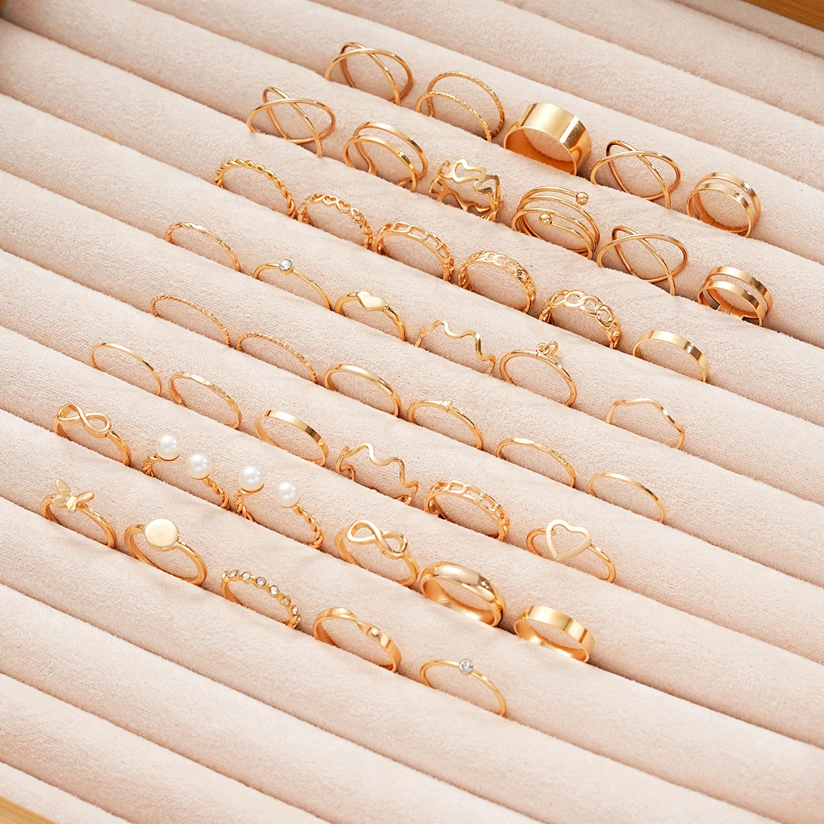 46 Pcs Metal Gold Color Rings Set Twist Hollow Rings for Women Pearl Vintage Butterfly Heart Rings 2024 Geometric Trendy Jewelry image 5