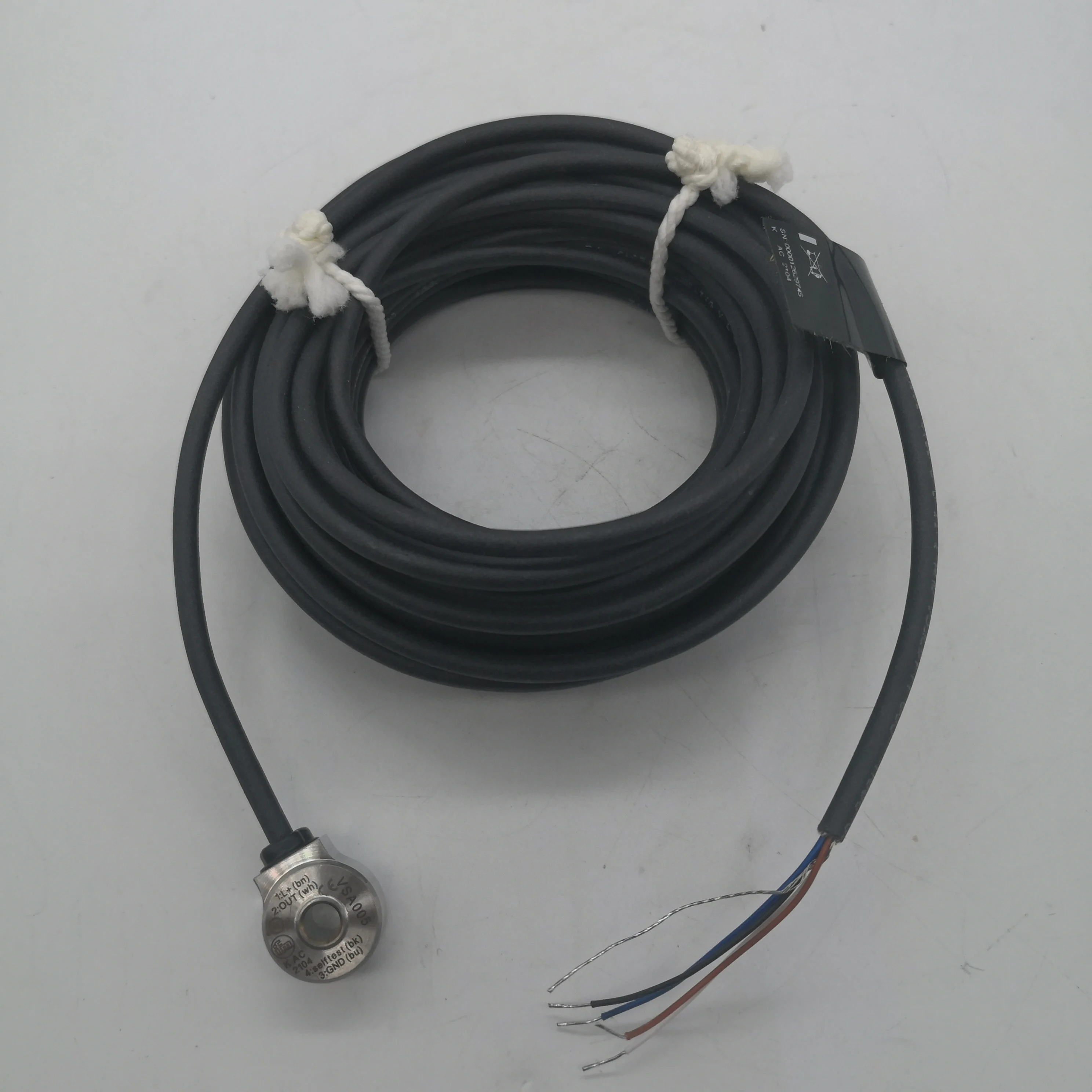 

VSA005 Vibration Sensor Brand New and Original IFM