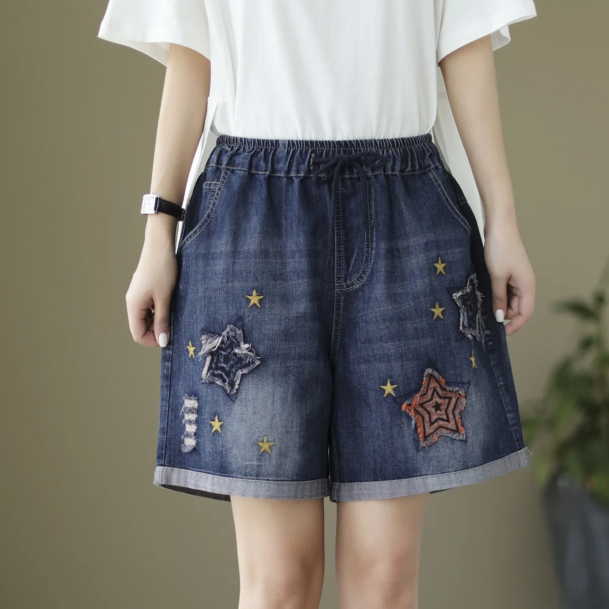 

Ethnic Embroidery Denim y2k Shorts Women Summer Japan Fashion Elastic Waist Five-pointed Star Appliques Jean Shorts