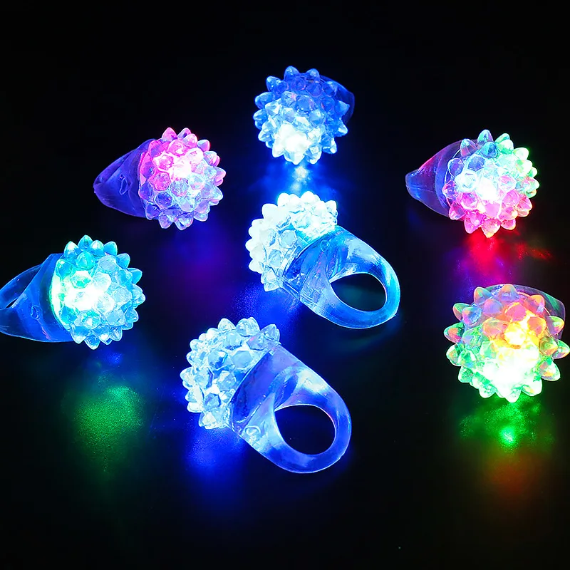 Anillo de fresa brillante para niños, luces LED creativas de goma suave para dedos, anillo luminoso para fiesta de cumpleaños, accesorios de ambiente, anillo de juguete, 5 uds.