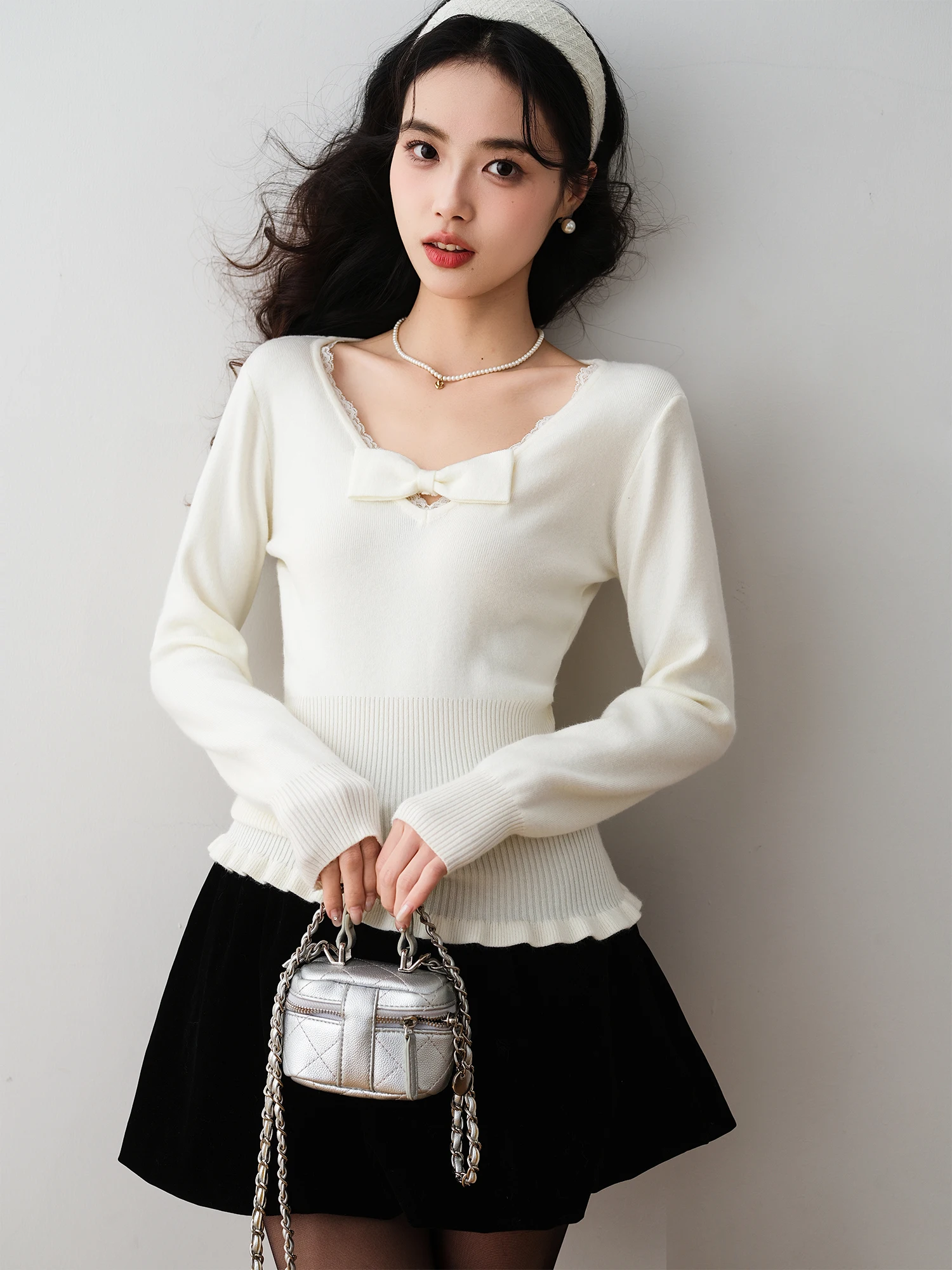 

Женский вязаный свитер Sweet Style с длинным рукавом, V-образным вырезом, бантом на талии, короткий, зимний, белый, модный облегающий топ RONRON