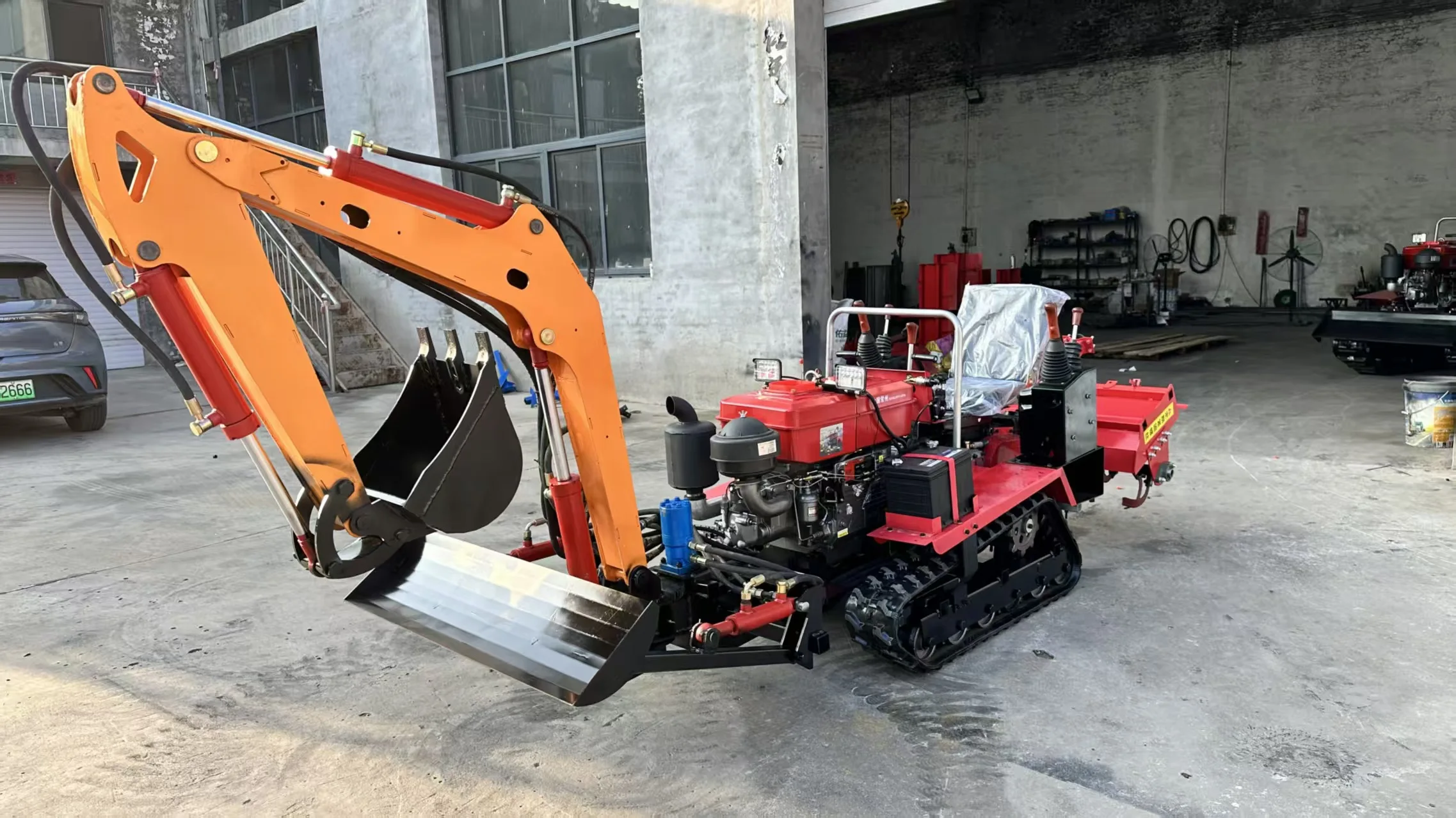 Rubber Track Crawler Tractor Farm Tiller Cultivator Agriculture Machinery Cultivator Engine Cultivator Agriculture