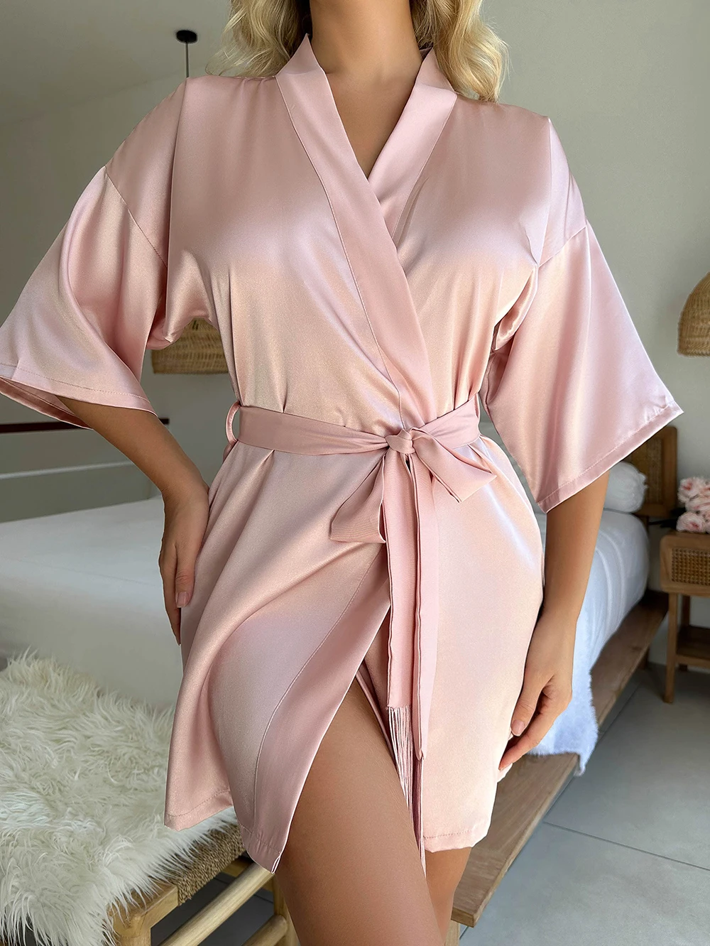 Schwarze Frauen Seide Roben Nachthemd Braut Brautjungfer Kimono Satin Bademantel V-Ausschnitt halbe Ärmel Nachtwäsche mit Quasten Gürtel rosa