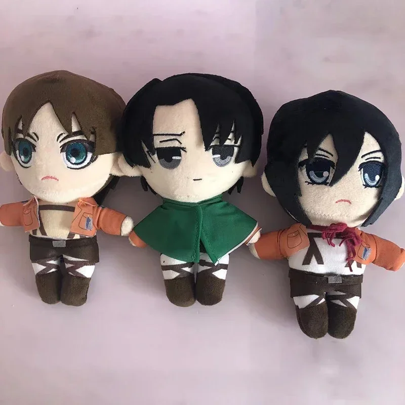 Ataque a los Titanes juguetes de Peluche Levi Ackerman muñecos de Peluche de dibujos animados Eren Jaeger figura de Peluche almohada niños regalos de navidad