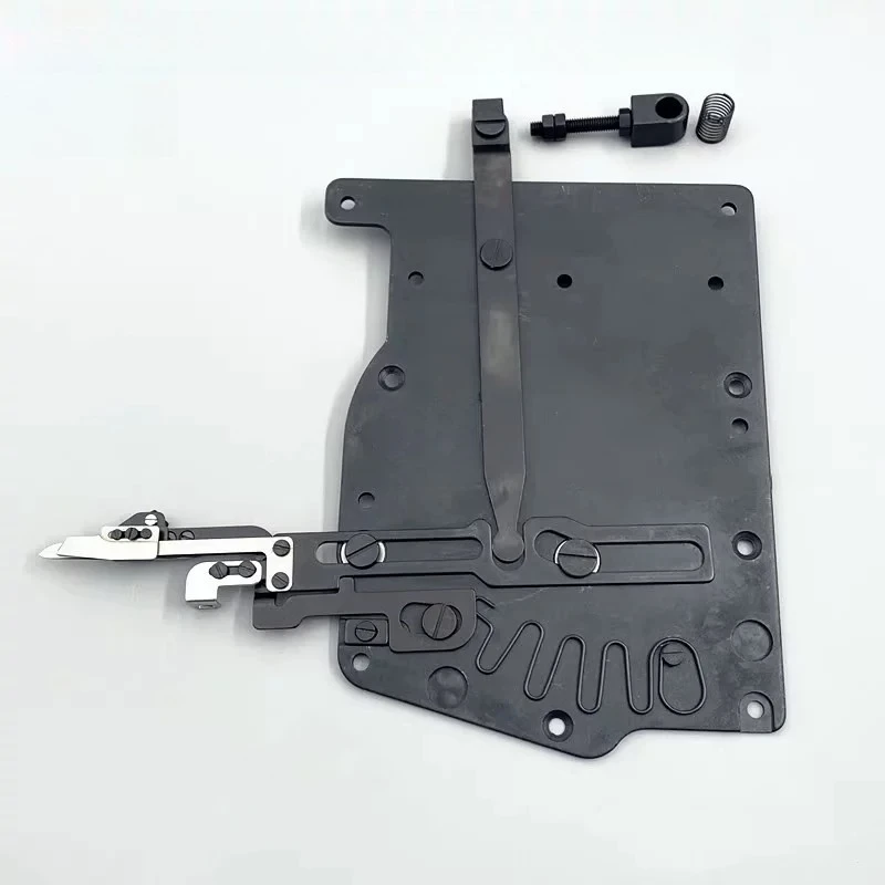 Stretch sewing car MF-7923 cutter set Three-needle five-thread small square head car MF-7823 thread scissor plate