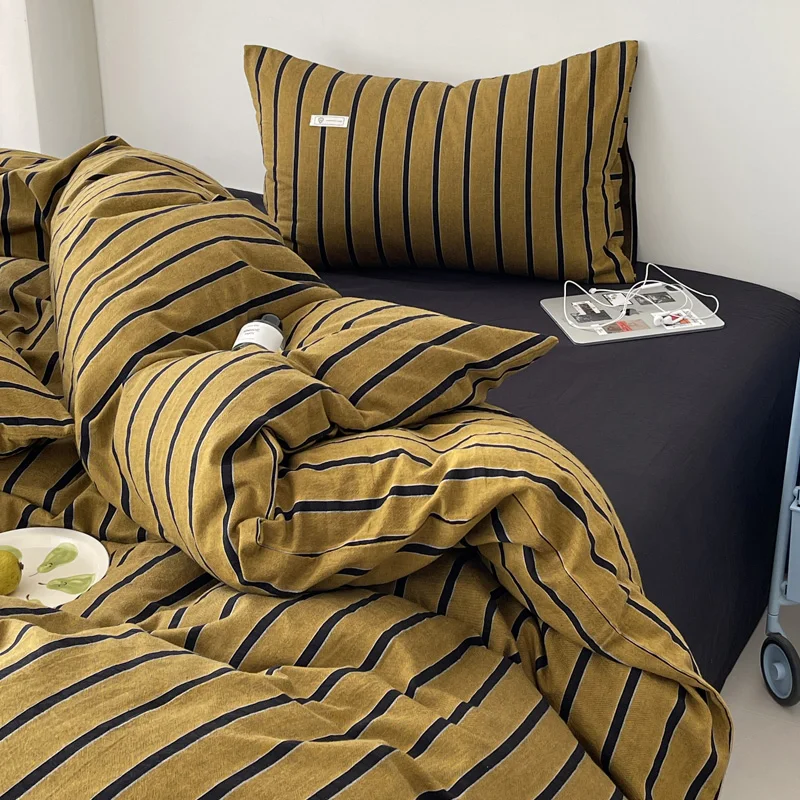 Imagem -02 - Yellow Stripe Bedding Duvet Cover Conjunto com Fronha Lençol de Solteiro Roupa de Cama Tamanho Completo Queen And King Ins Amarelo