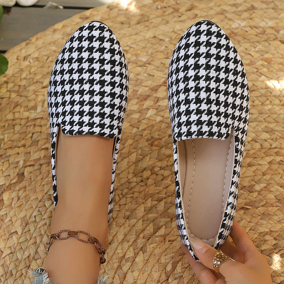 

Women Lightweight Loafers Ballet Flats Pointed Toe Barefoot Slip-on Casual Flat Heel Casual Comfortable Flats Shoes for Women