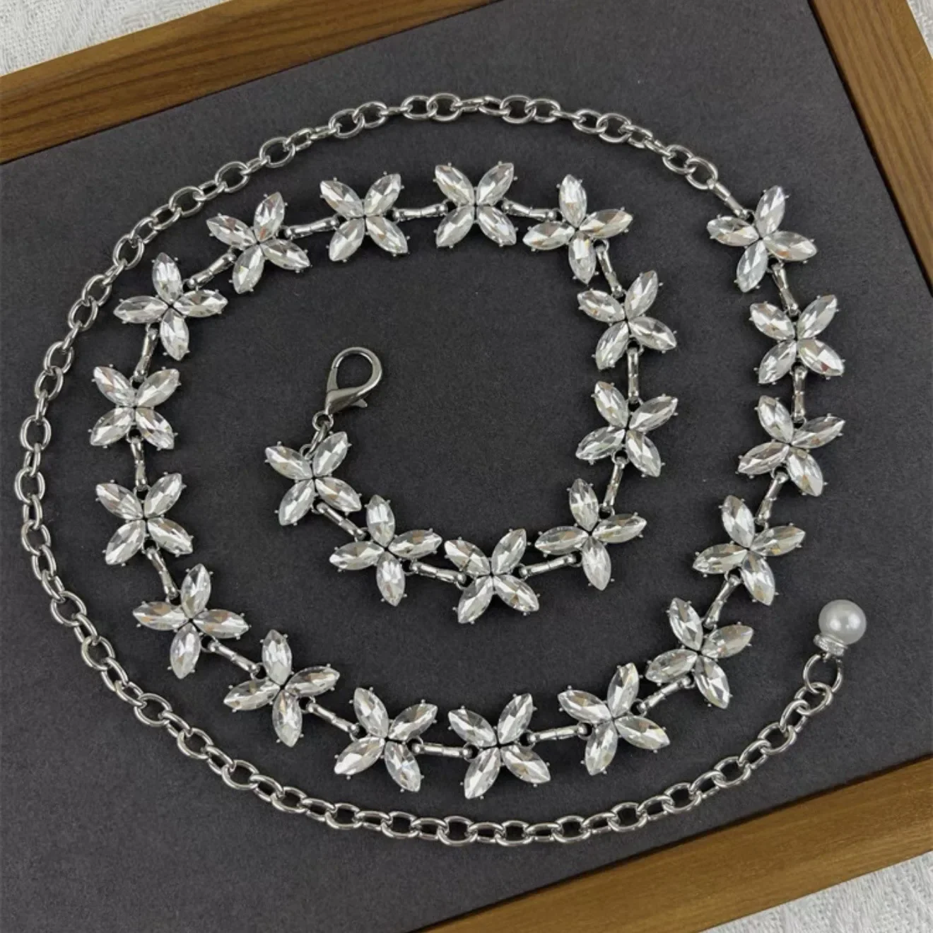 Ladies Rhinestone Butterfly Waist Chain All-match for Dress Jeans Inlaid Rhinestone Metal Waist Belt Jewelry Accessory