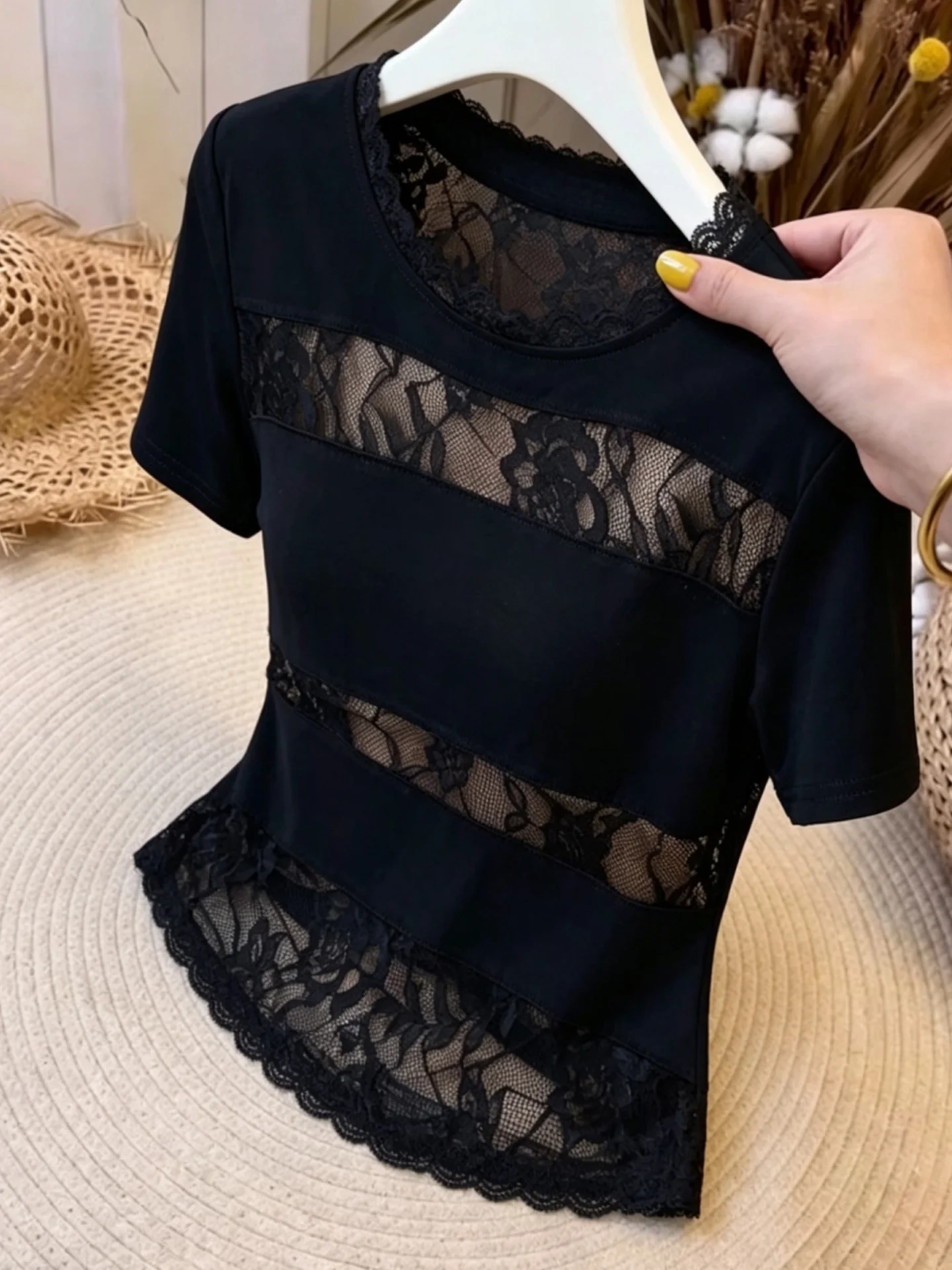 

Summer 2026 Fashionable Short Sleeve T-Shirt Lace Splicing Design Slimming Women's Top Commute Style Korean Version Regular T...