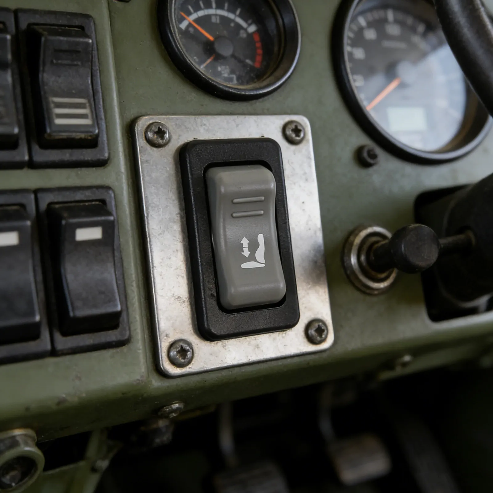 

Truck Driver Seat Lift Switch Universal Air Suspension Seat Adjuster Silent Air Valve Switch for Comfortable Ride Truck Spare