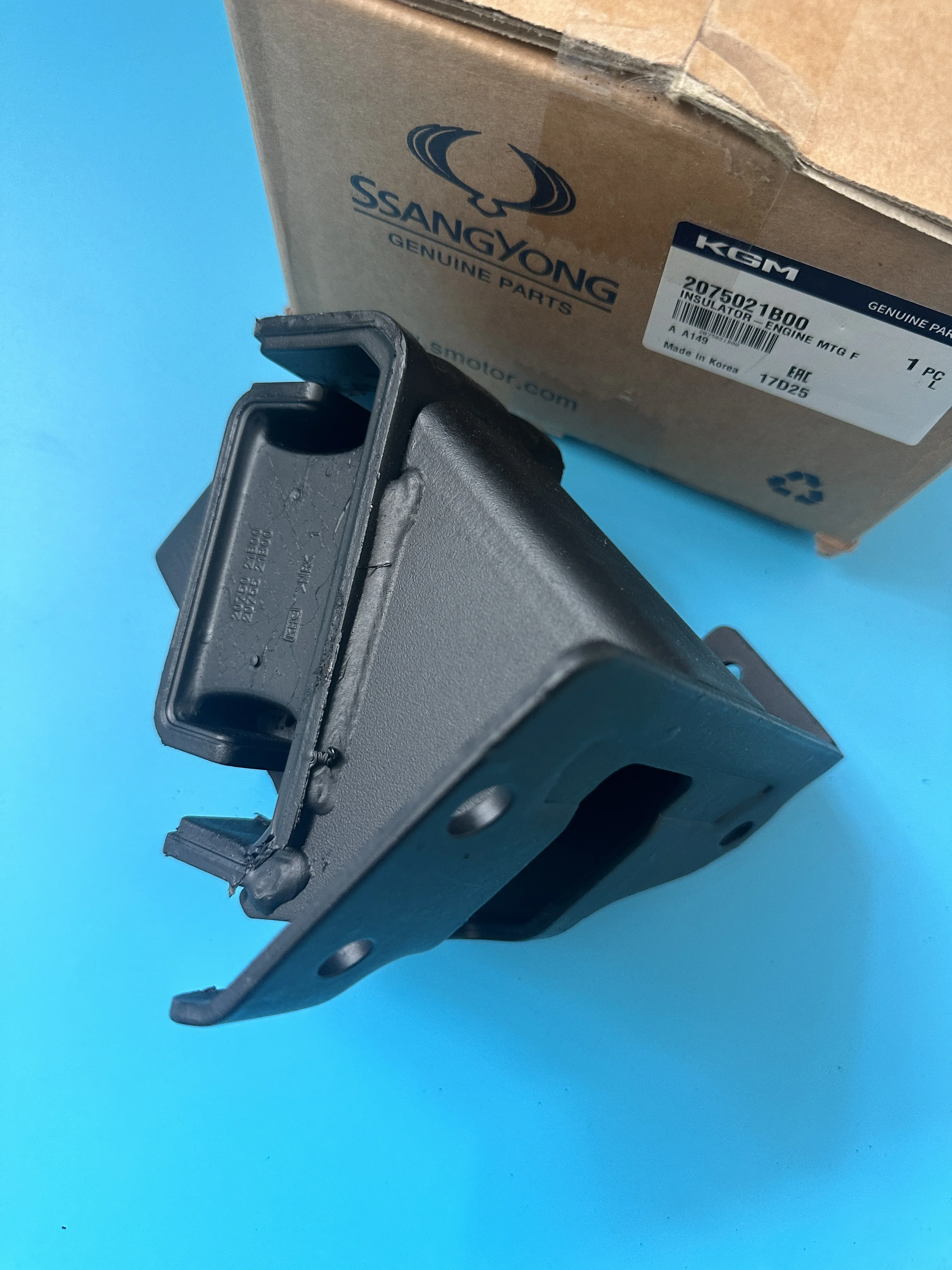 

Engine Mounting Front Insulator LH 2075021B00 RH 2072121002 For Ssangyong RODIUS/STAVIC(II)