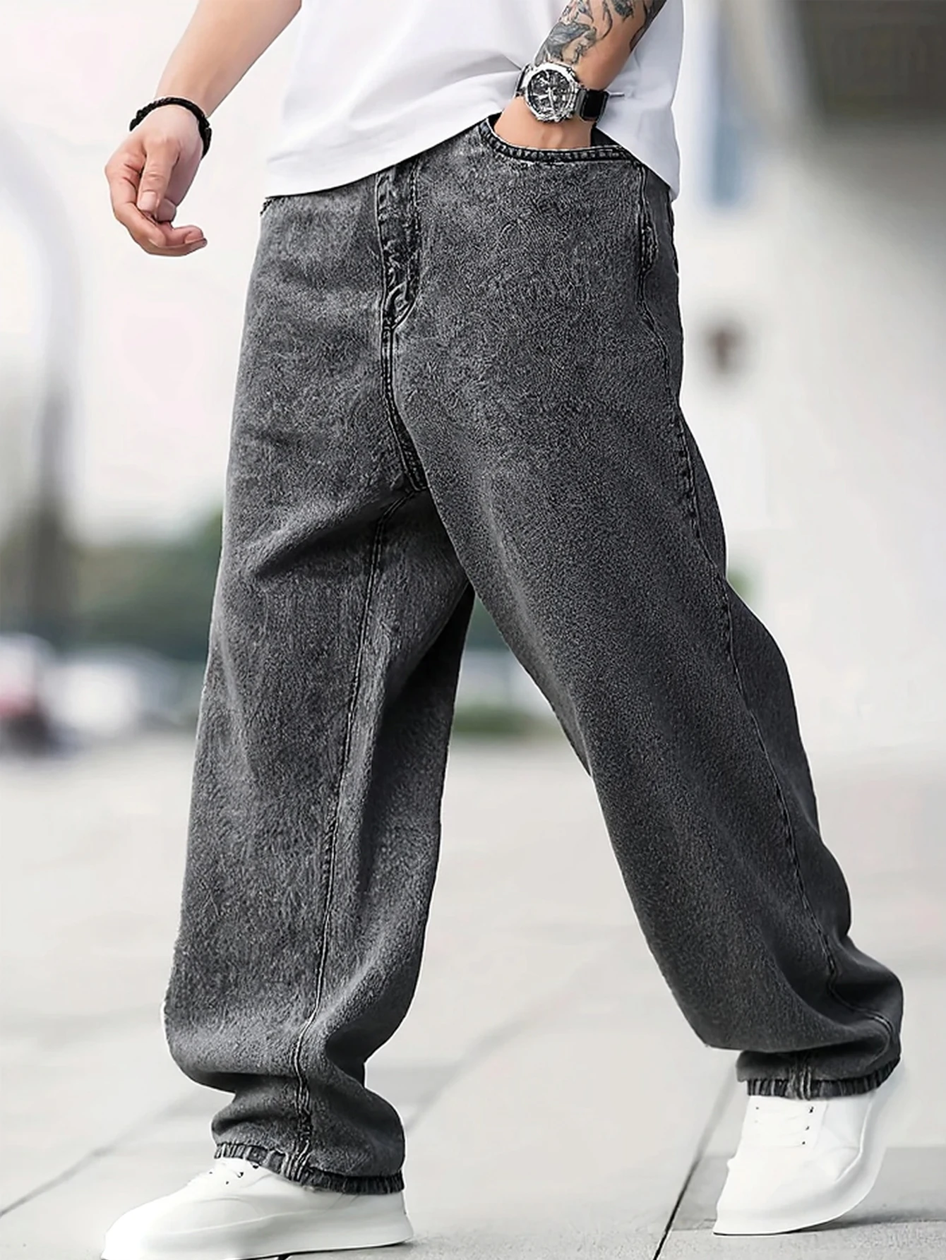 

Men's dark gray wide-leg jeans, loose and relaxed, retro and trendy, easily creating a casual street and everyday leisure style.