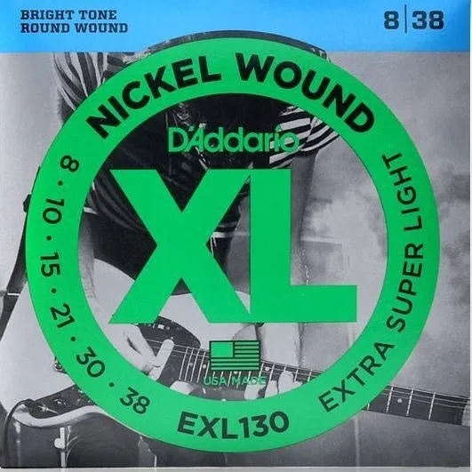 مجموعة من ستة برونز فوسفور D'Addario مطلية بأوتار جيتار كهربائية نحاسية، مقاومة للصدأ وأقل احتمالًا للكسر