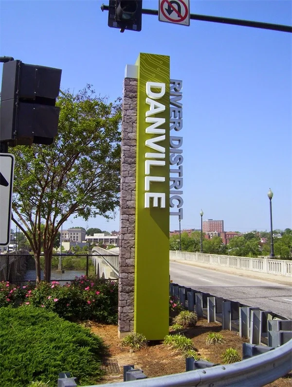 Custom Outdoor LED Pylon Signs Illuminated Advertising Light Boxes for Mall Signage