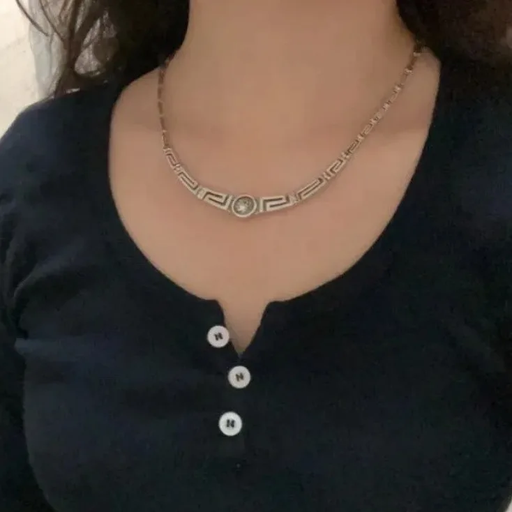 

Medieval Ancient Greek Muse Pendant Splicing Necklace Light Luxury High Value Collarbone Chain