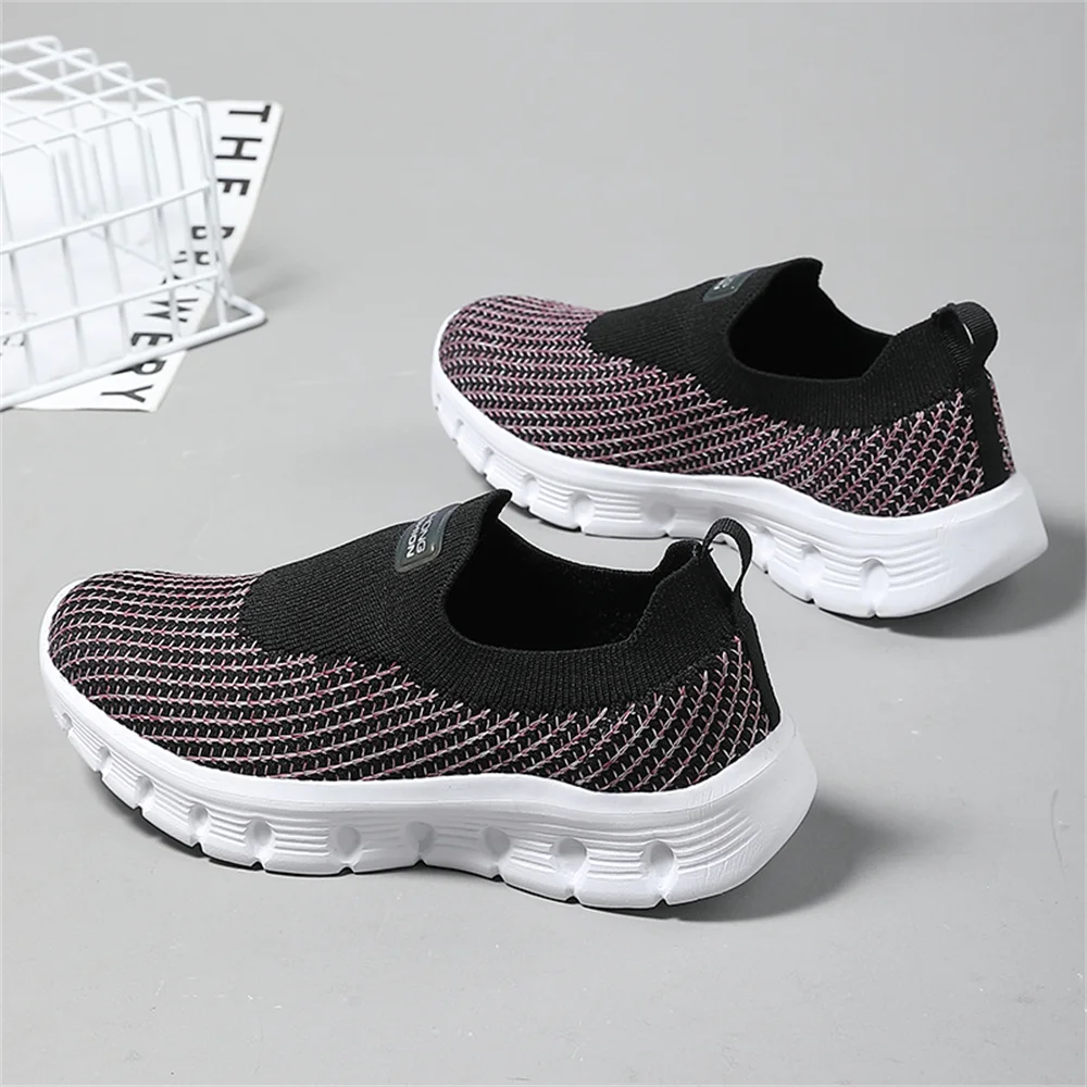 

Женская мода средней весны, повседневная женская обувь большого размера, кроссовки цвета фуксии, спортивные кроссовки специального назначения, теннисные сезонные популярные