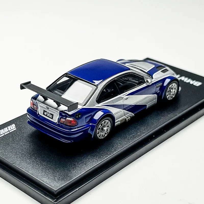 AR Box Diecast 1/64 مقياس BMW M3 GTR نموذج سيارة رياضية سبيكة BMW M3 GTR تحتاج سرعة اللعب المركبات نموذج هدية الديكور