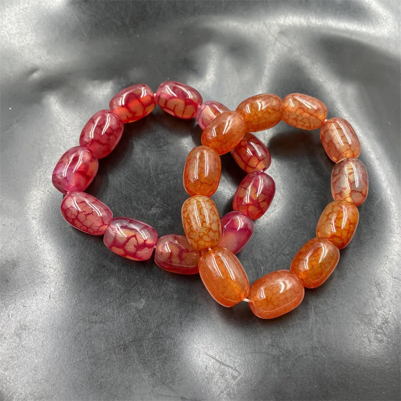 

Старый мастерок, красный узор, агат, курица, кровь, нефритовый цилиндр, браслет из бисера