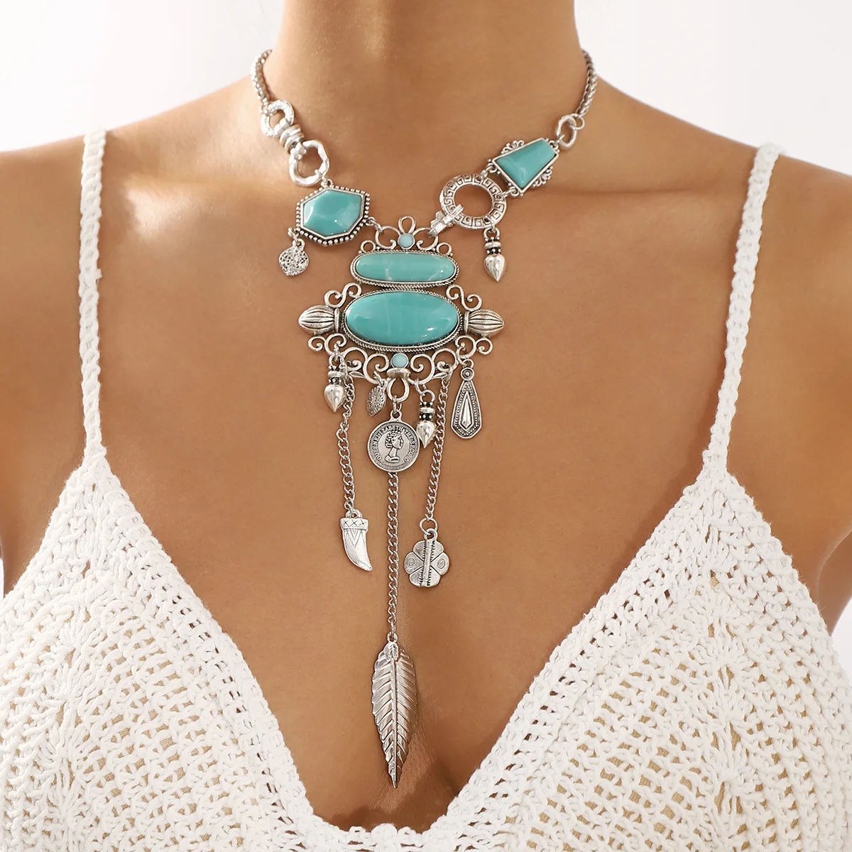 

Ethnic Style Exaggerated Pattern Inlaid Turquoise Alloy Necklace – Bohemian Statement Jewelry for Women Tribal Fashion​