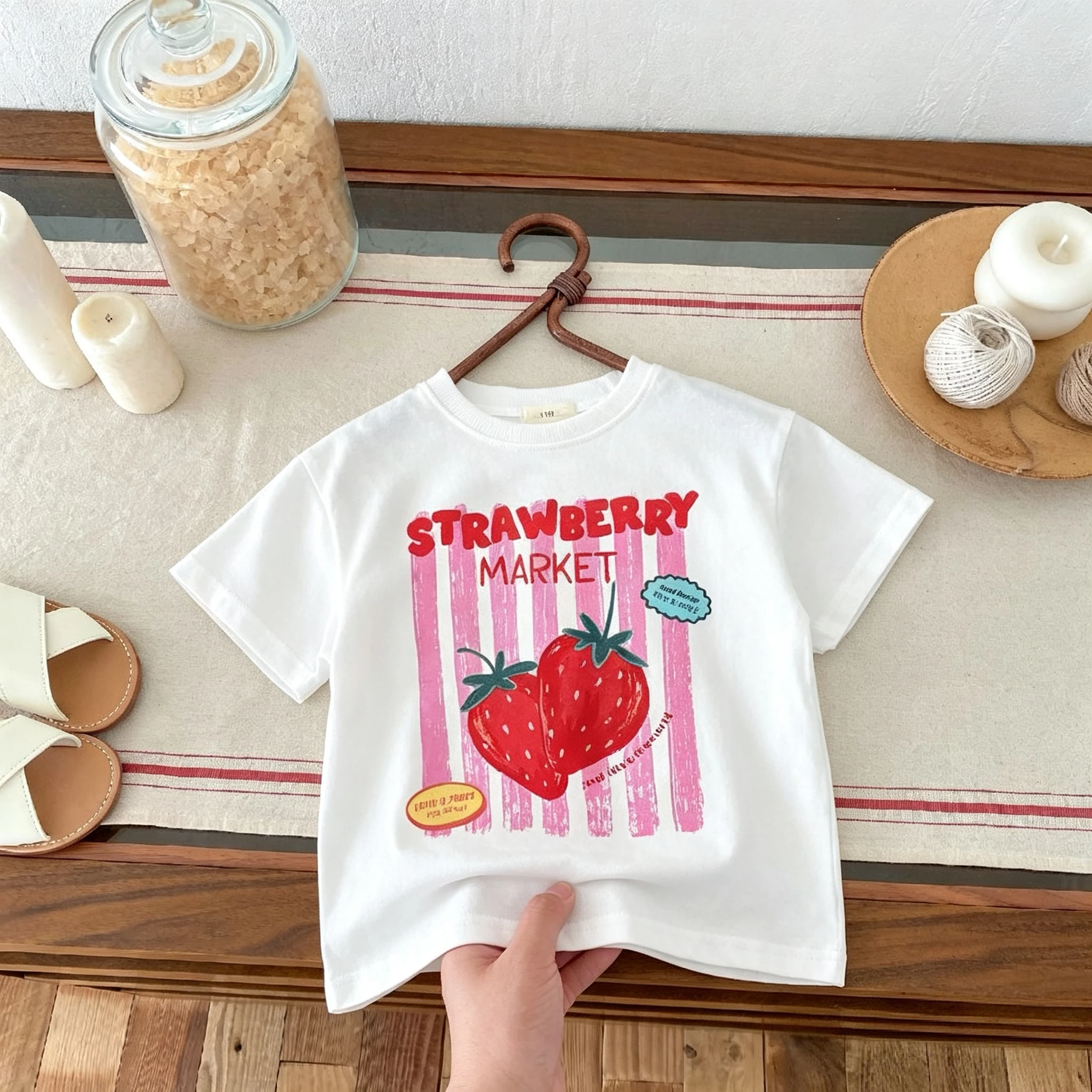 Erdbeer-Muster Mädchen T-Shirt 2026 Neue Sommerkleidung Mode Lässige Kurzarm-Tops Rundhals Kinderbekleidung T-Shirt