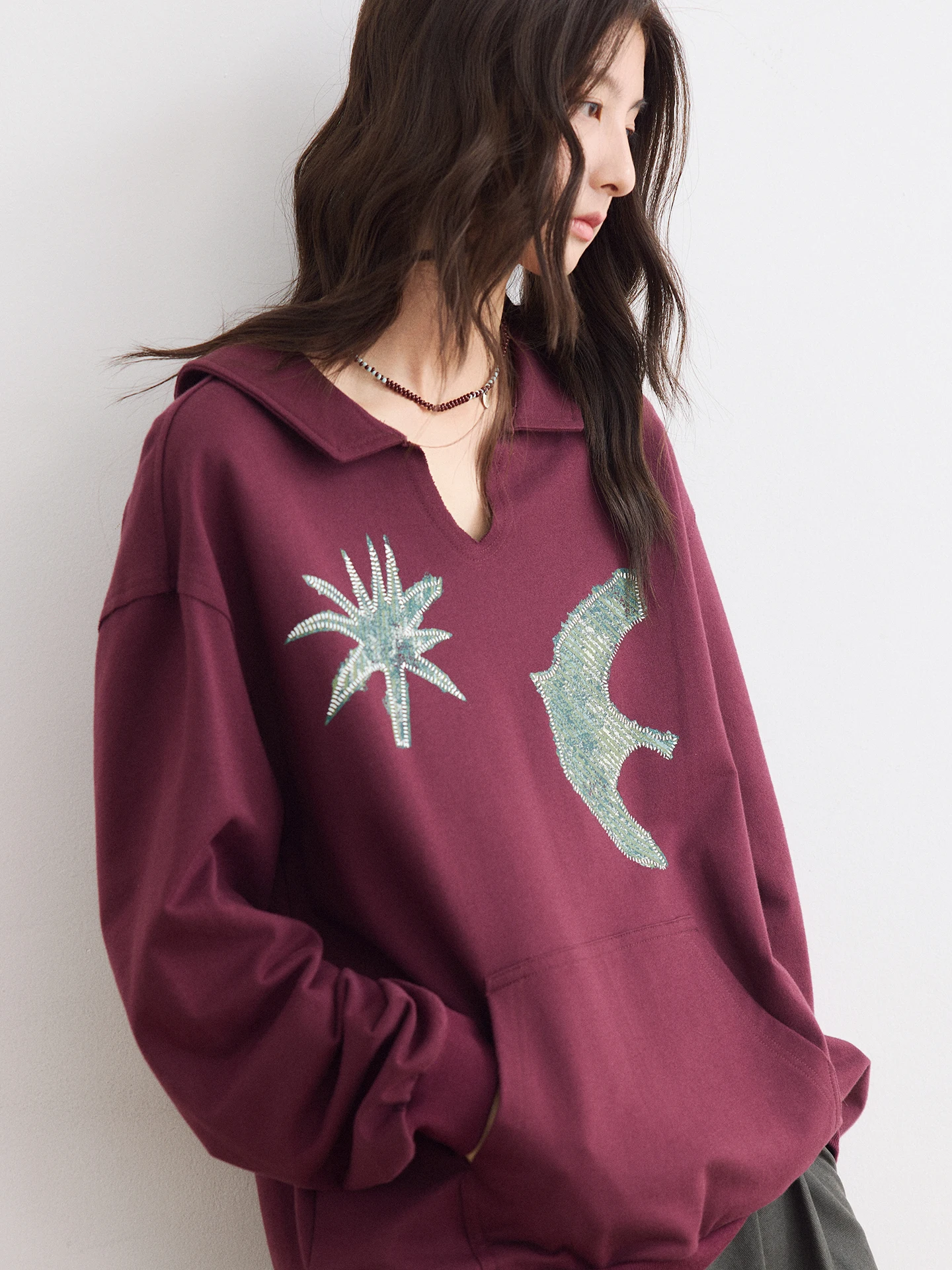 

Octopusme Women's Loose Casual Long Sleeve Sweatshirt V-Neck Printed Comfortable Spring Fashion Design Sense Loose Fit Top