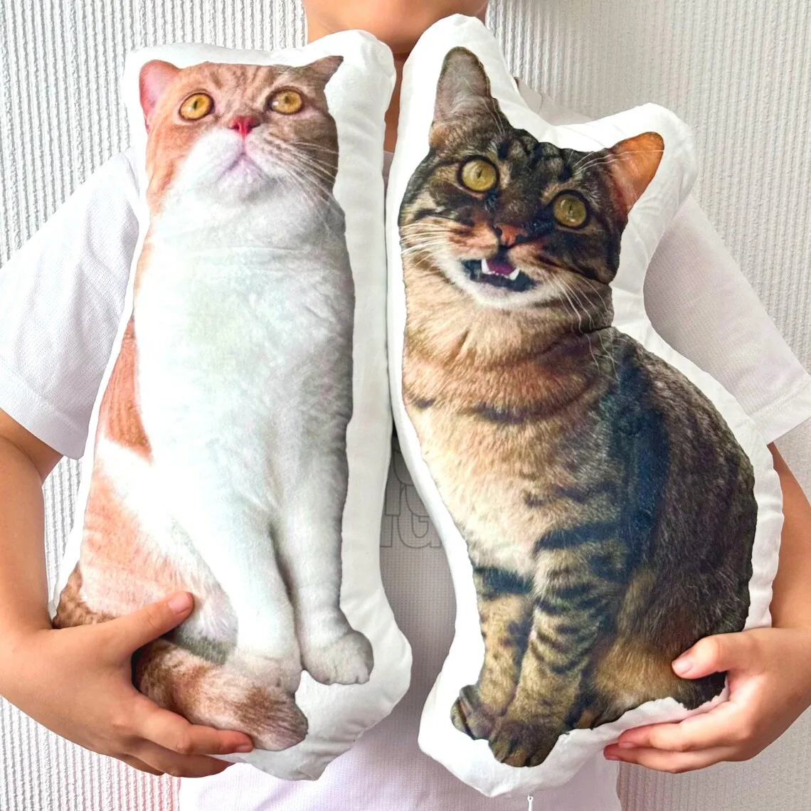 

Customized double-sided pet shaped pillow - an ideal gift for dog lovers,perfect for home decoration, car seats, Polyester fiber