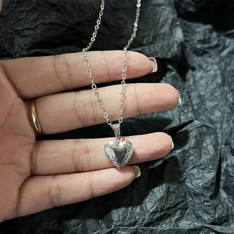 Stainless Steel Silver-gold Small Heart-shaped Lace, Openable Heart-shaped Photo Frame, Photo Box, Necklace and Accessory