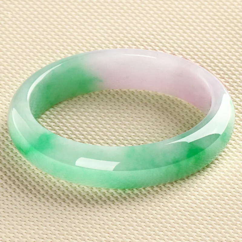 Natural spring-colored violet floral and patterns  light green jade bracelet  waxy ice type  white base with