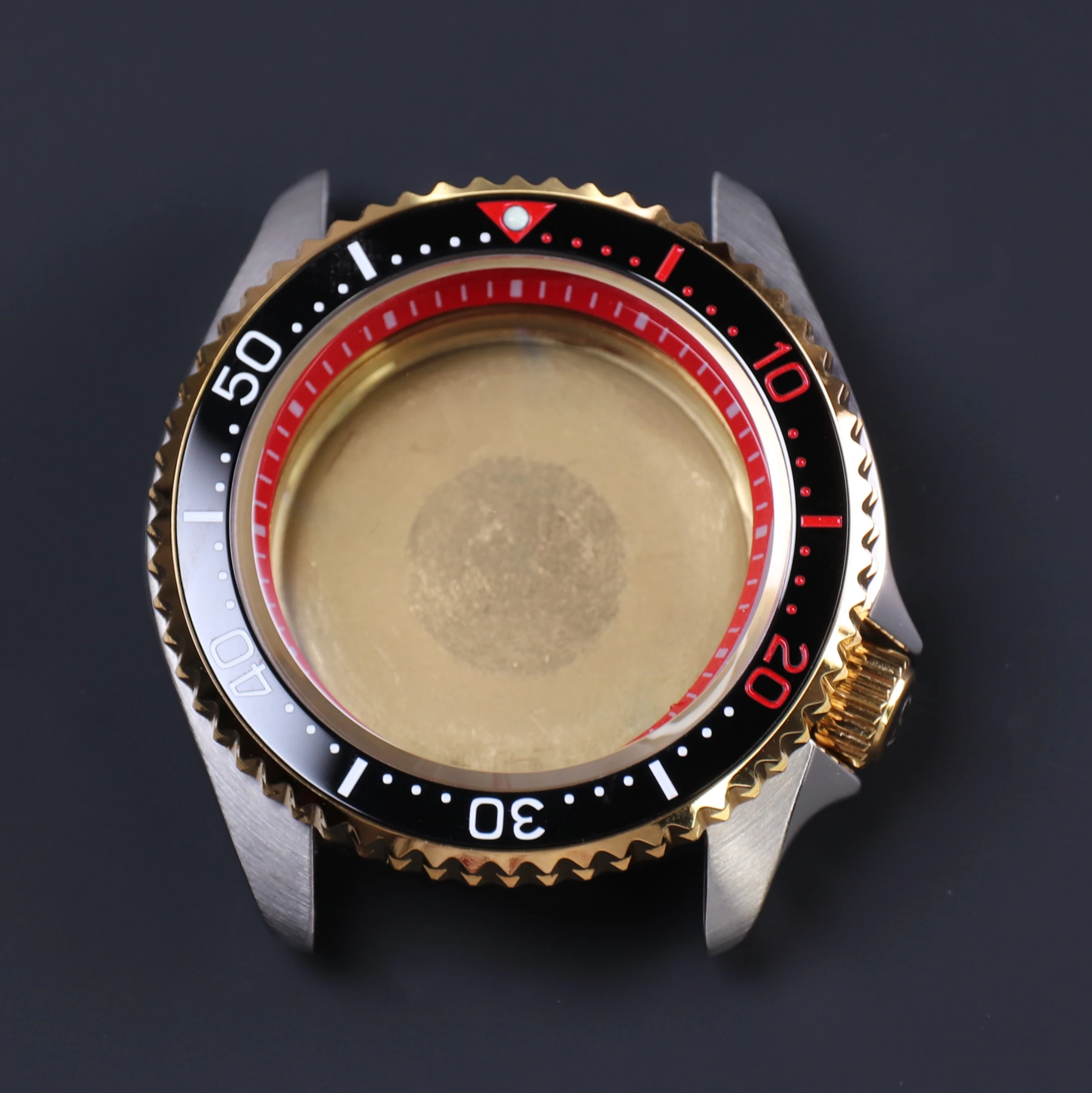 

Новое сапфировое стекло 42 мм с мелкозубчатой огранкой из перламутра Abalone для SKX007, подходит для модификации механизмов NH35/NH36 с циферблатом 28,5 мм.