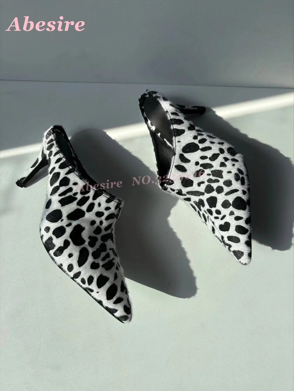 

Разноцветные женские мюли-тапочки на каблуке-рюмочке с острым носком, с молочным узором, летние повседневные туфли, новинка 2026 года, сексуальные и милые