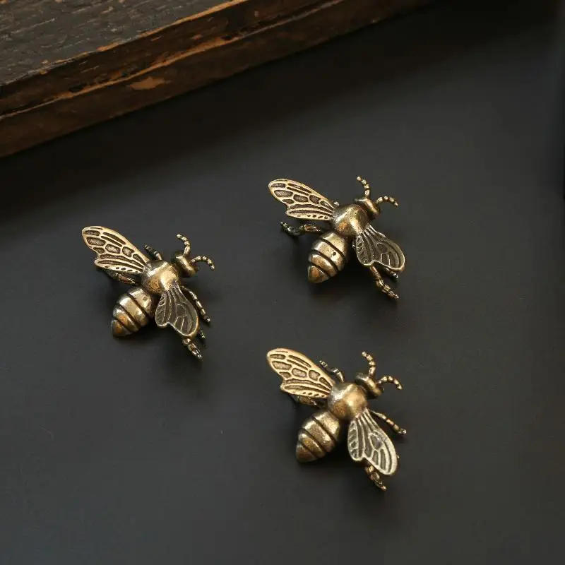 1Pc/2Pcs Vintage Brass Mini Bee Collectible Figurines - Handmade Antique Desk Decorations - Ideal Gift For Home Office Collector