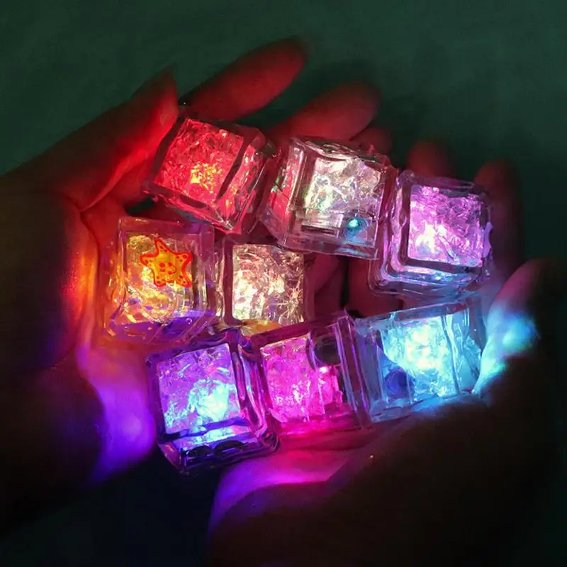Cubi luminosi per vasca da bagno Cubi di ghiaccio a LED per bambini Cubi luminosi da bagno multicolori Cubi da bagno illuminati attivi dall'acqua per la famiglia dei bambini
