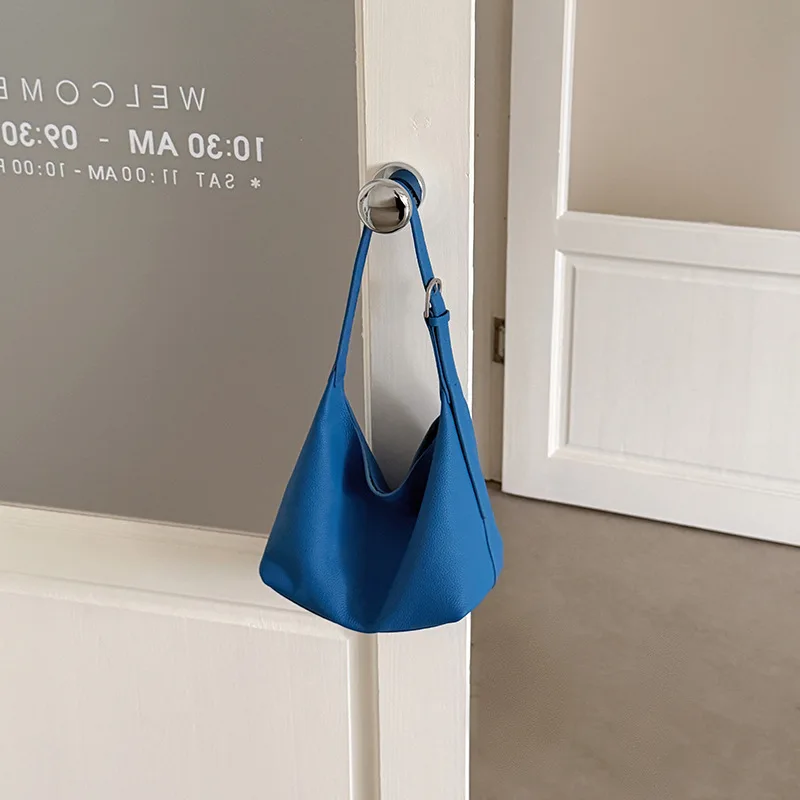 

Slack Soft Cowhide Tote Bag 2026 New Messenger Bag Retro Leather Casual Commuter Shoulder Armpit Fashion Simple Texture Unique