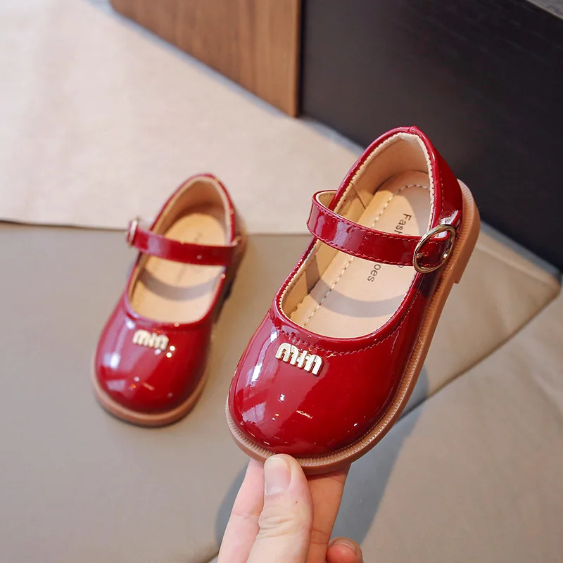 Zapatos de cuero de princesa pequeña para niñas, zapatos de vestir de rendimiento para estudiantes, fiesta de boda, negro, Beige, rojo, moda