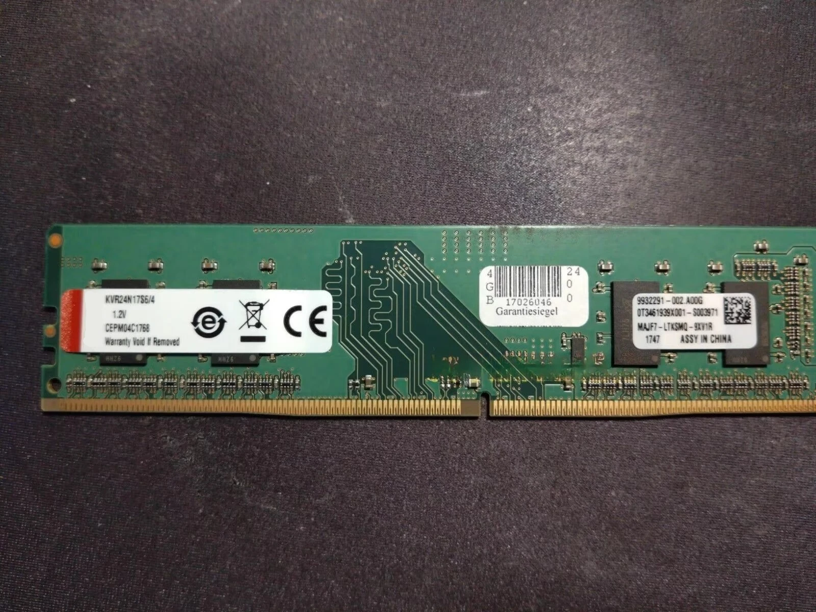 

Для настольного компьютера Kingston DDR4 4G PC4-2400 KVR24N17S8/4