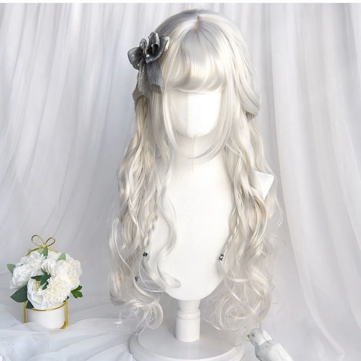 Peruca cosplay de menina macia Lolita branca |   Cabelo longo ondulado em fibra resistente ao calor fosca, conjunto completo de boné