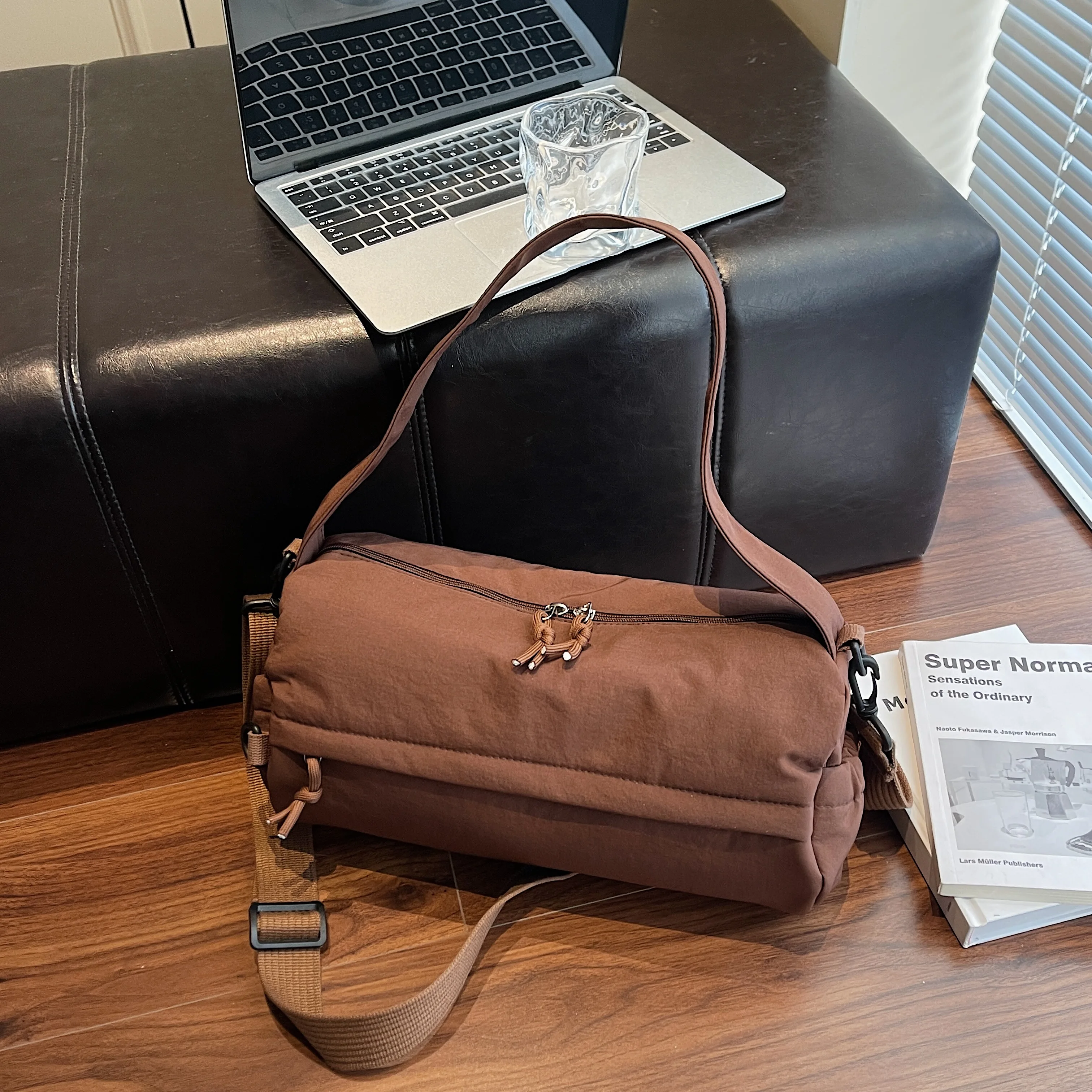 

2025 New Trend Women's Canvas Cylinder Crossbody Bag Adjustable Strap Shoulder Bag for Daily Commute Casual Fashion Handbags