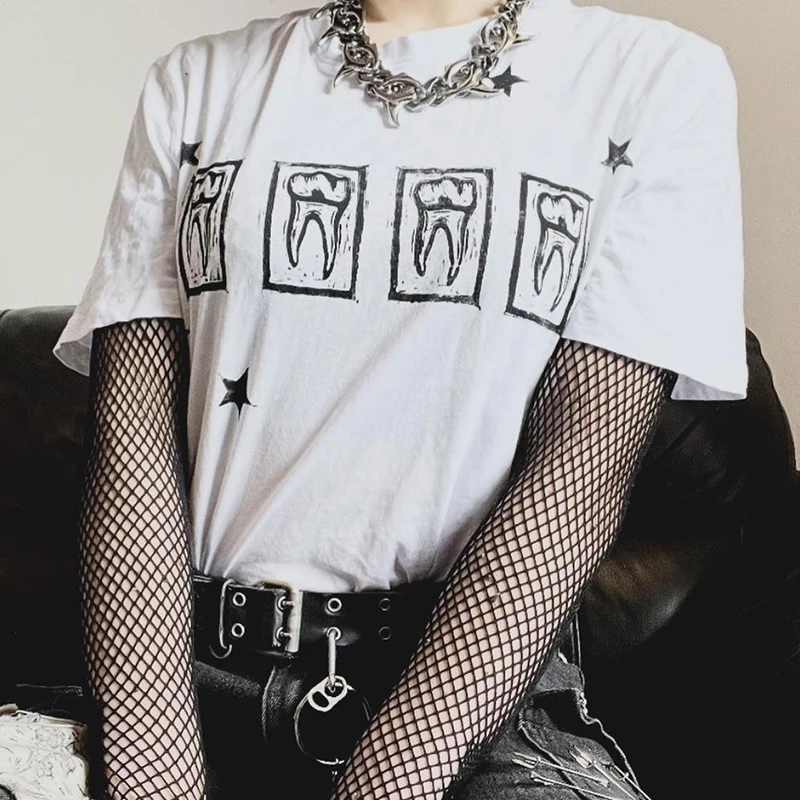 four leaf clover graphics Print Tee Emo Girl Grunge Streetwear Harajuku Goth Cute Short Sleeve Y2K clothes T-shirts Top woman