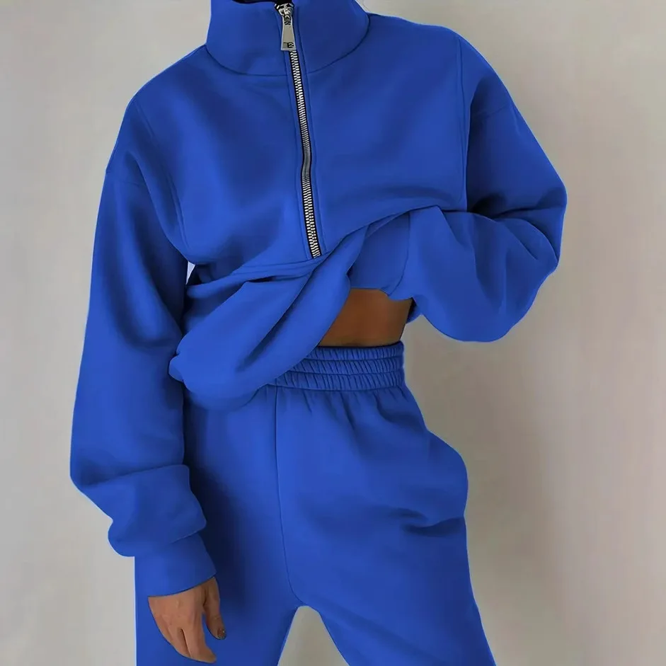 

Plush Fleece Set: Effortlessly stylish for lounge & outings. Ultimate cozy comfort.