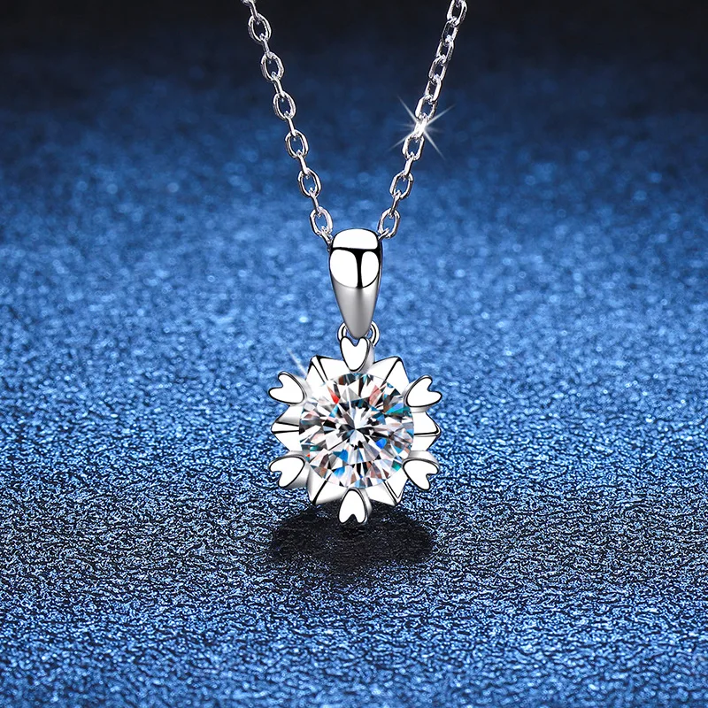 D Color Moissanite Classic Snowflake Pendant Fashion Necklace Moissanite Silver Necklace 1 Carat Platinum PT950 Mark