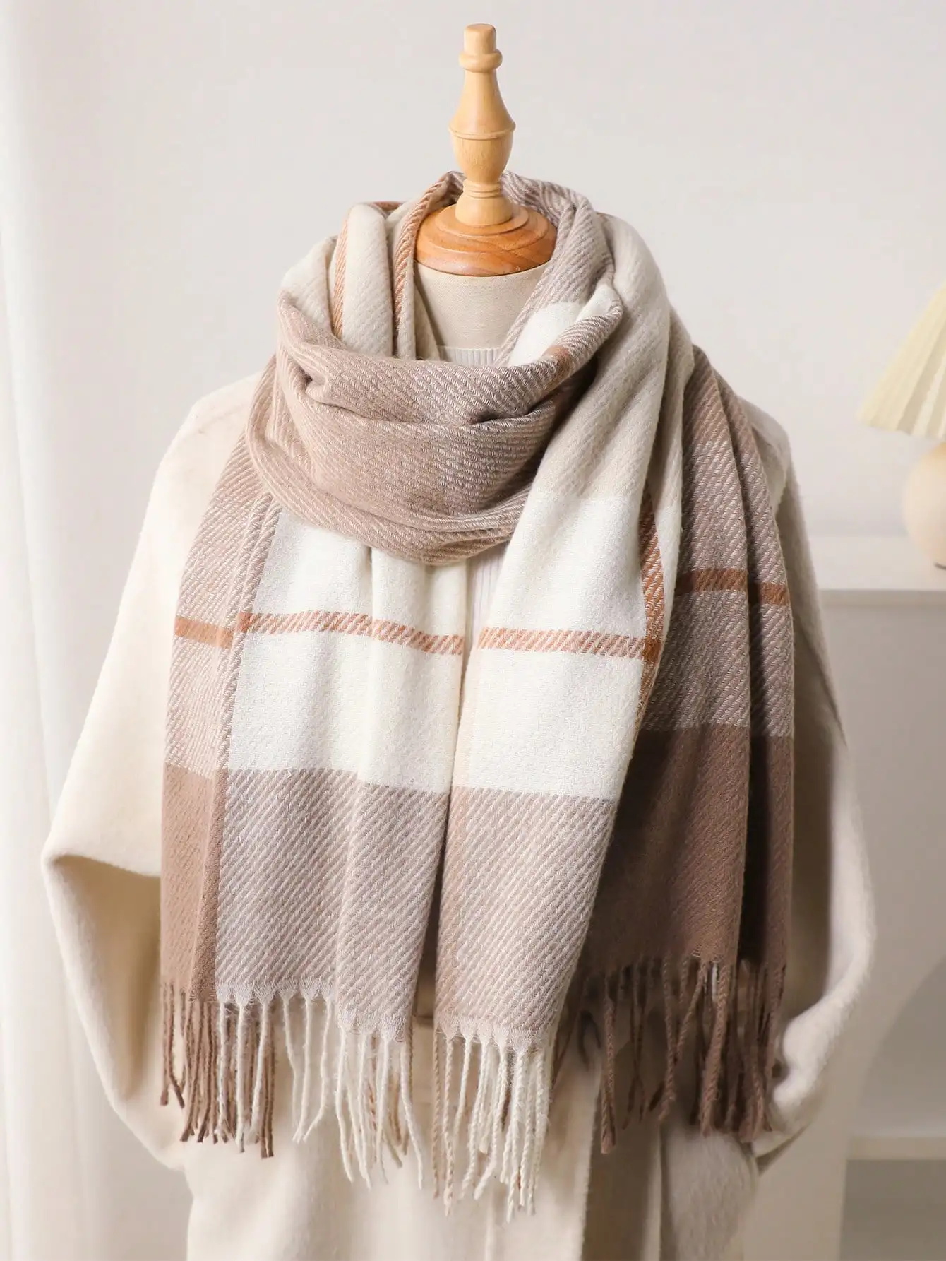 1pc Women's Winter New Faux Cashmere Plaid Headscarf Scarf, Minimalist Fashion Tassel Infinity Scarf, Warm Shawl Blanket, Unisex Style, Casual Wear