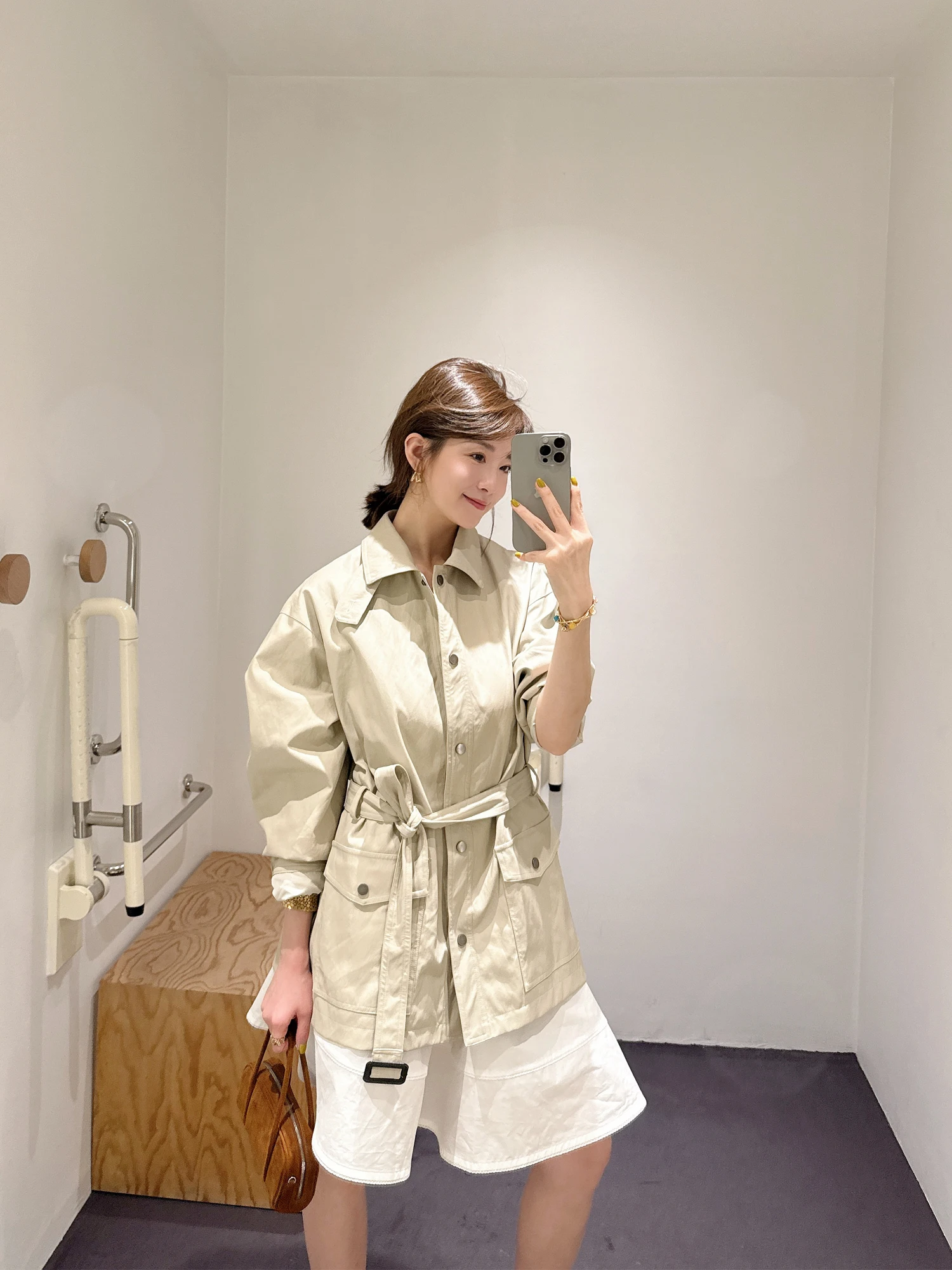 

Новая женская куртка в стиле ретро с длинным воротником и поясом, приталенная, из полиэстера с эластаном, с длинными рукавами, весна 2026