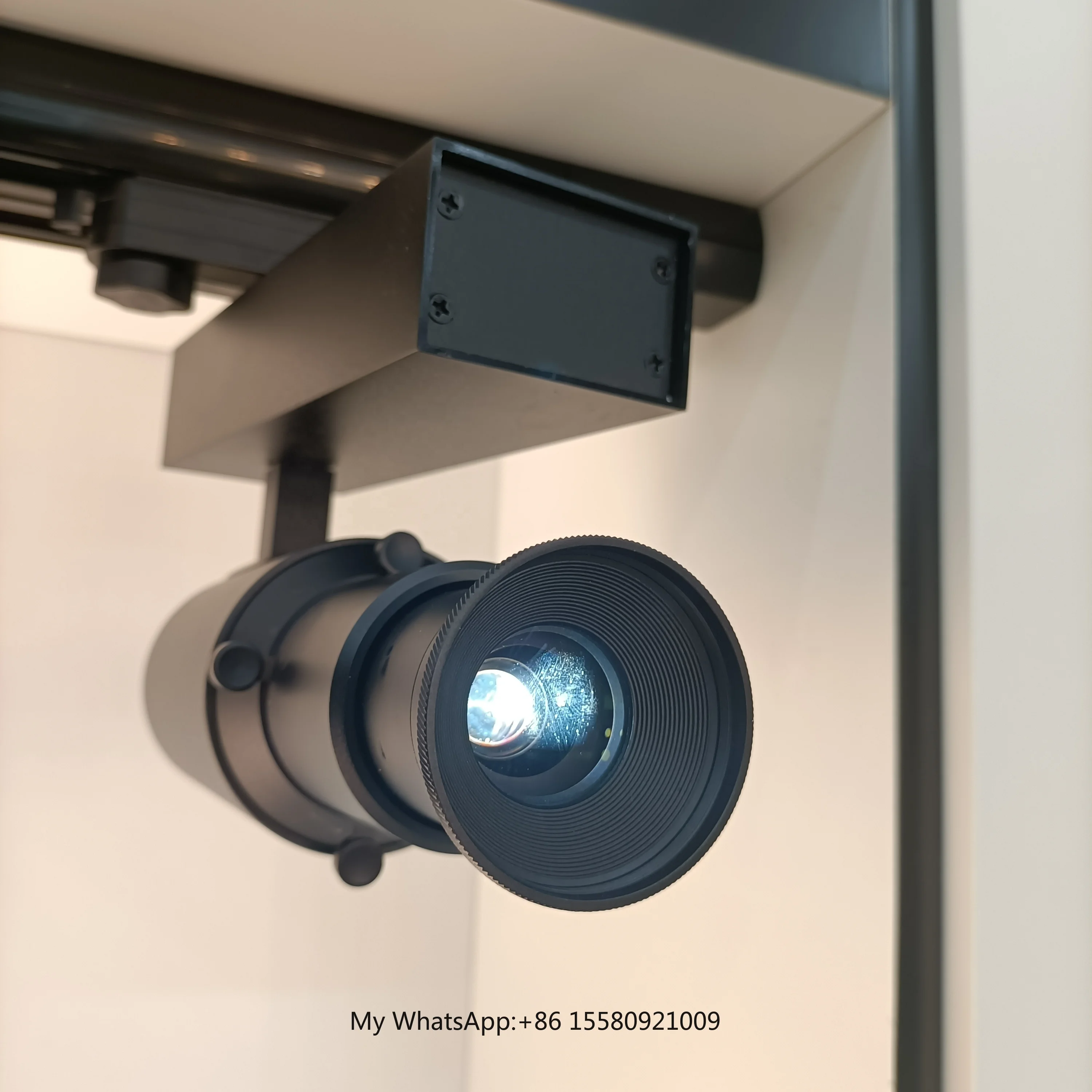 Commercial Zoomable Magnetic Rail Spot Light Track Lighting for Shop 110-240V 28W 2.4GHz 2700K3000K4000K5000K6000K Dimmable