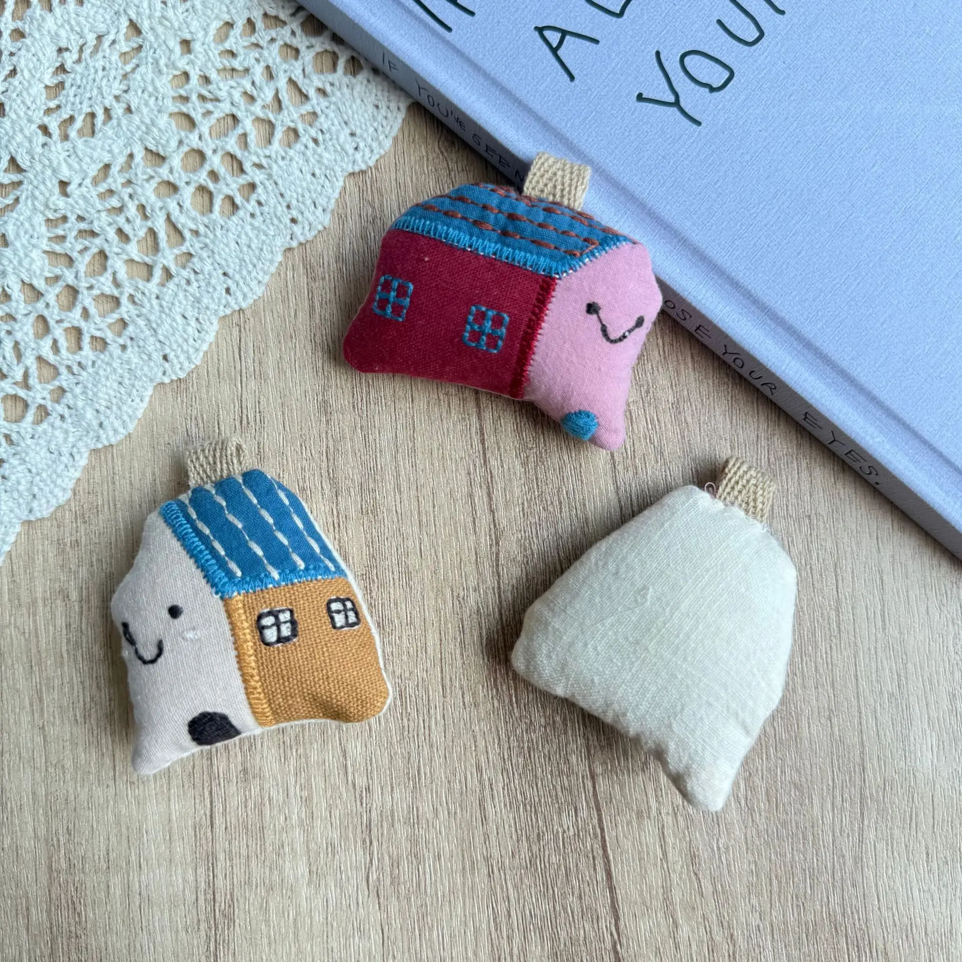 Stuffed Fabric Cartoon House Hair Clip DIY Cute Embellishment for Clothing Sewing Accessory Premium
