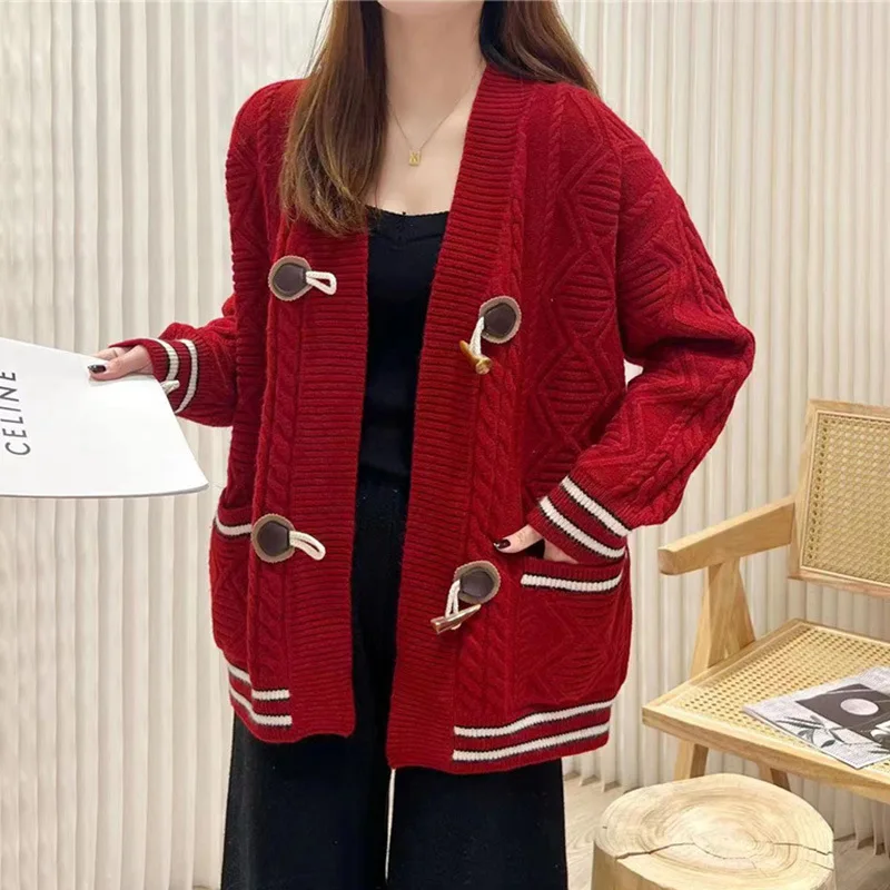 

2024 Autumn New Fashionable Cow Horn Button Sweater Cardigan Women's Pocket Long Sleeved V-neck Knitted Cardigan WomenY109