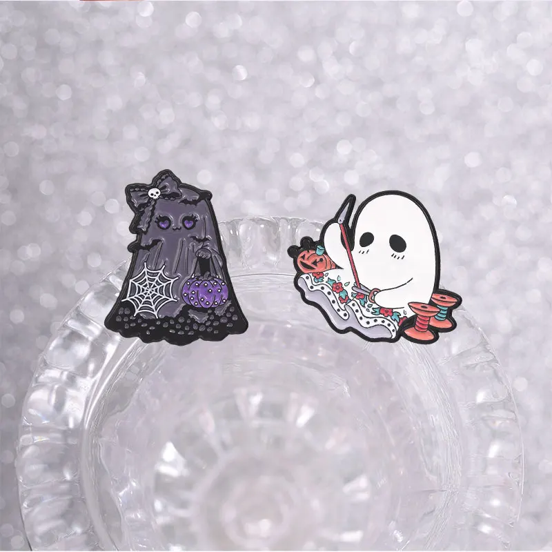 Halloween Boo Badges Cute Spooky Ghost Dog Enamel Pins Dancing Skeleton Brooch Cartoon Heart Shape Lover Accessory Gift